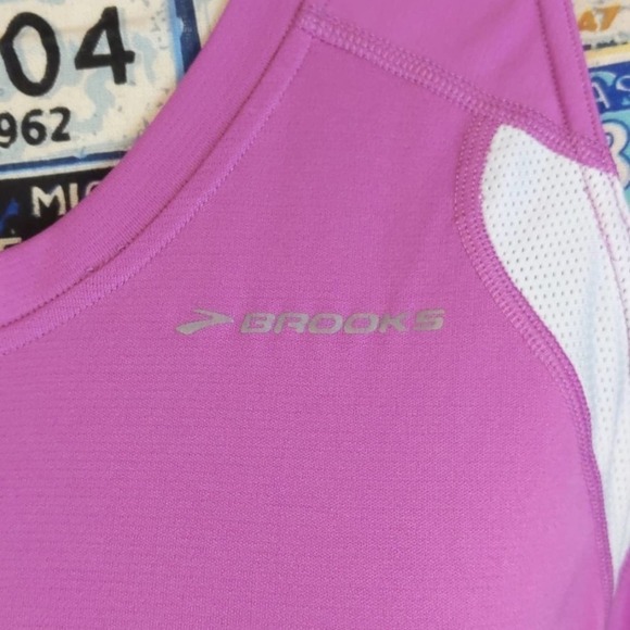 Brooks Tank Top‎ Size Large - Picture 2 of 6